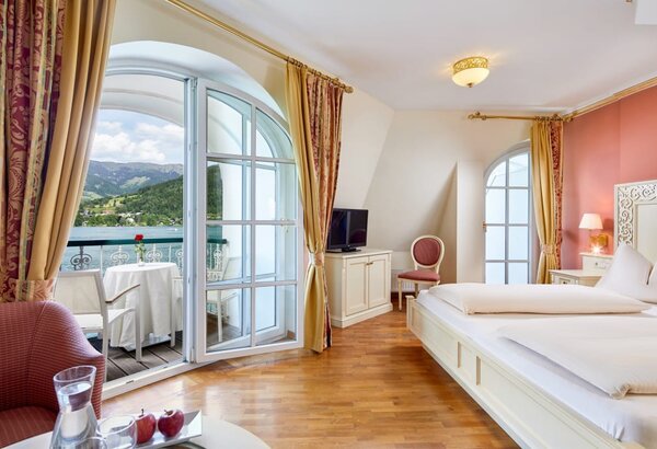 Exquisite hotel room in Zell am See ► lakeview & balcony